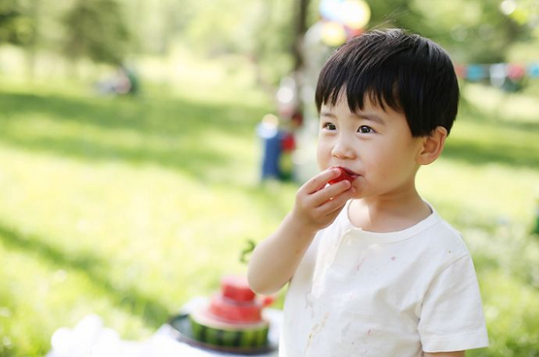 两岁孩子不会说话正常吗