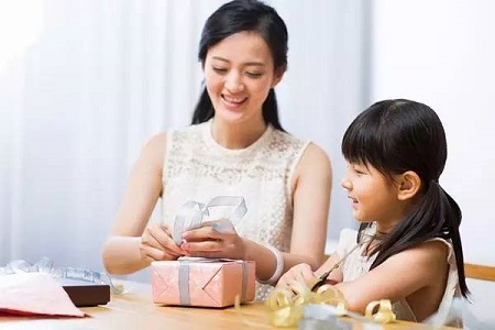 小女孩语言发育迟缓